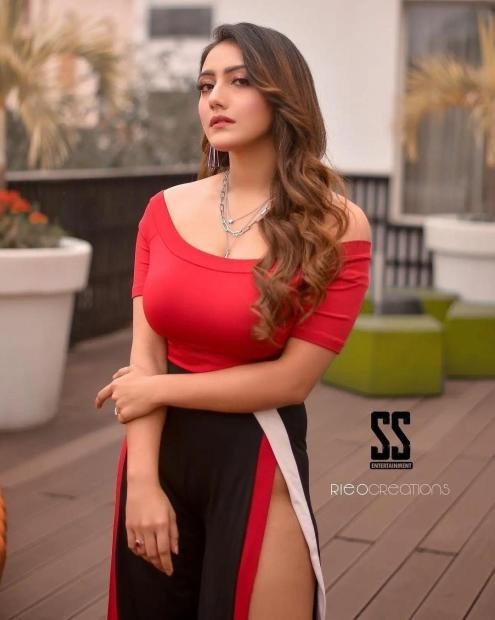 Kavya Thakur Profile Picture
